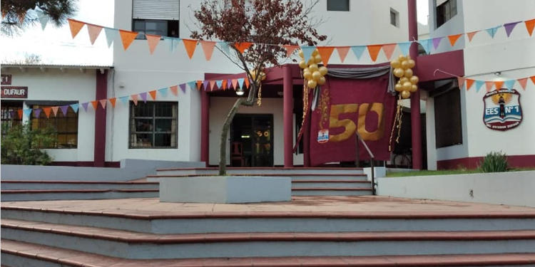 Escuela secundaria 1 Monte Hermoso 50 años