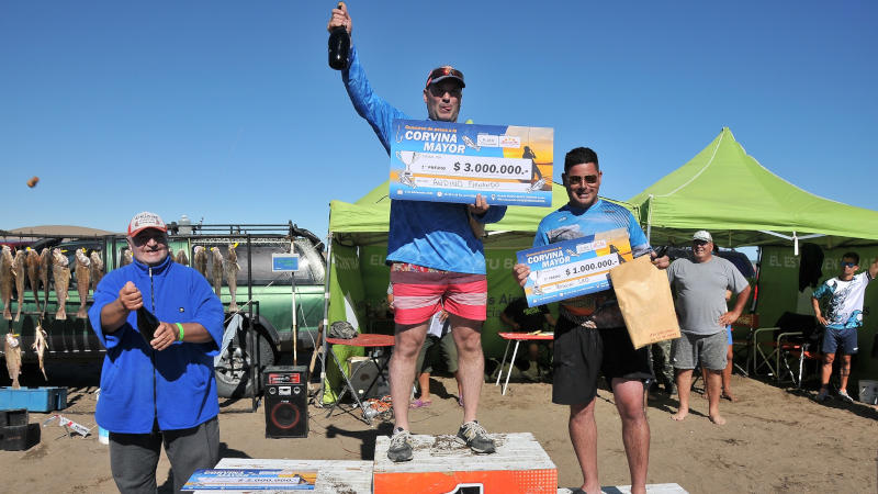 Ganador del concurso de pesca a la corvina mayor en Monte Hermoso